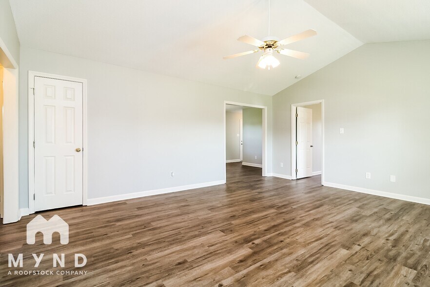 Building Photo - 204 Skylar Ln