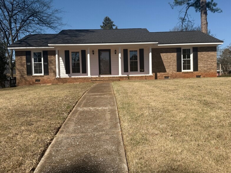 Building Photo - 2819 Reeves Ln