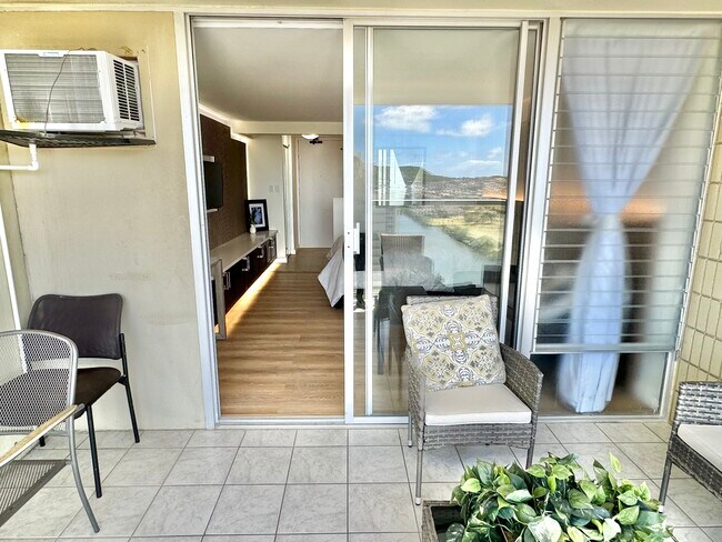 Building Photo - 445 Seaside Ave