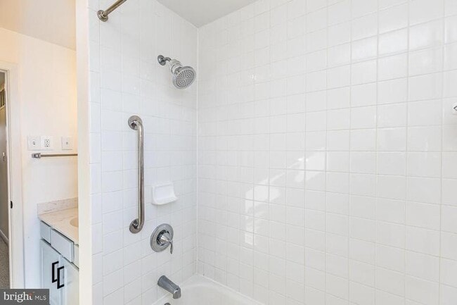 Building Photo - 1117 Circle Dr
