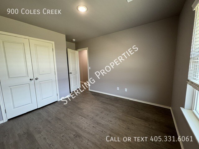 Building Photo - 900 Coles Creek