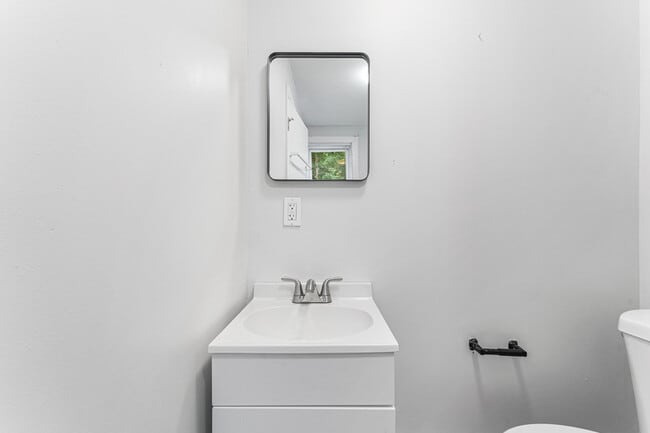 Building Photo - 1103 S Brynwood Dr