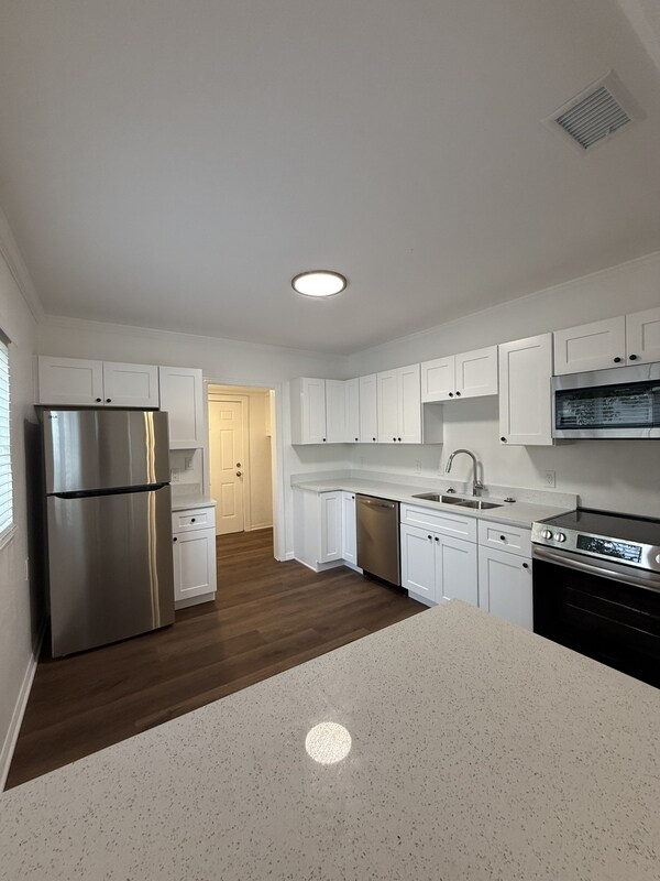 Primary Photo - 3544 6th Ave S