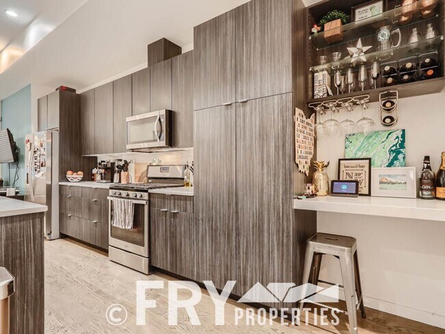 Building Photo - Beautiful townhome in the Sloans Lake Neighborhood.