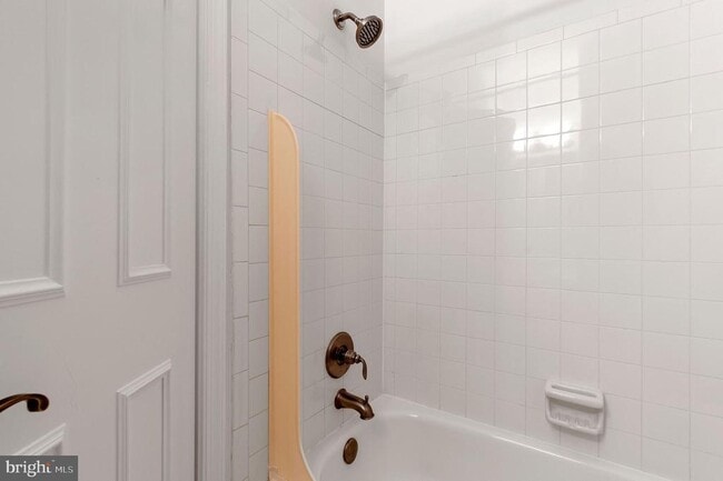 Building Photo - 10504 Pine Haven Terrace