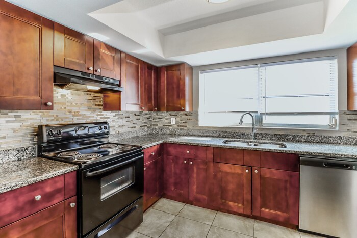 Building Photo - 1733 Ragland Ave