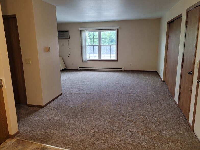 Building Photo - 2022 Sylvan Way