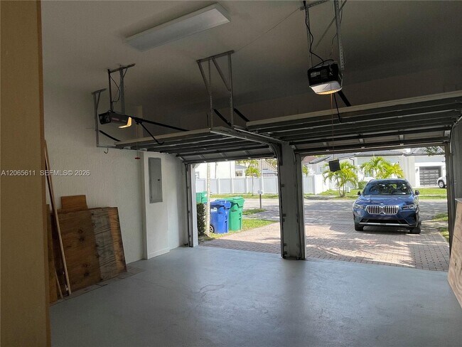 Building Photo - 18162 NW 91st Ct