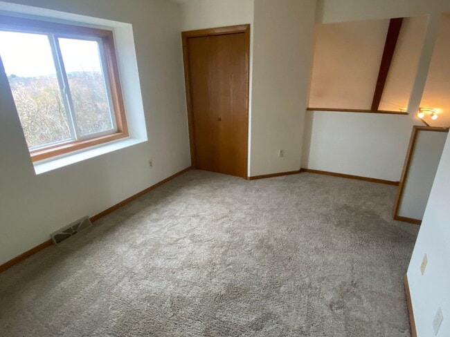Building Photo - 3-Bedroom, 3-Full Bath Single Family Home with Amazing City Views