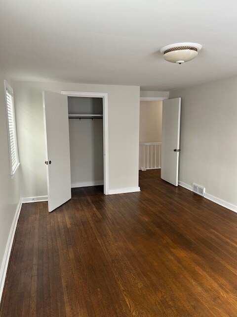 Building Photo - 103 8th St