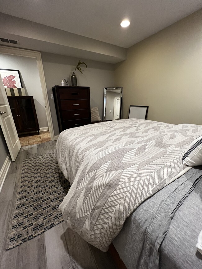 Bedroom 1 - 1525 N Maplewood Ave