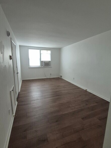 Living Room - 1510 67th Ave