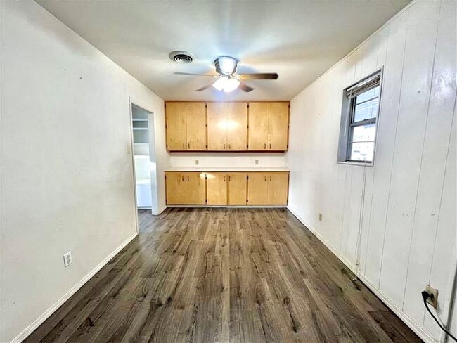 Building Photo - 4416 Redbud Ave