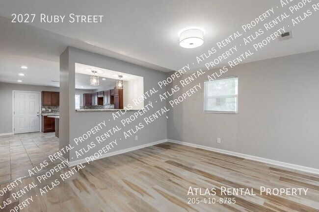 Building Photo - 2027 Ruby St