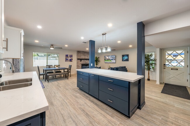 Kitchen Island - 1219 W 10th Pl