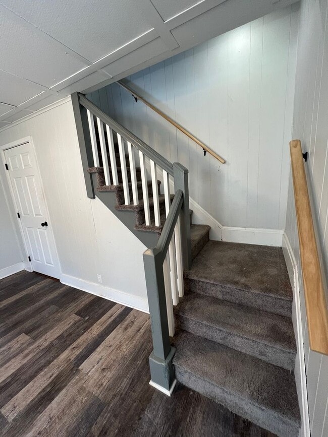 Building Photo - Completely remodeled TWO BEDROOM Twin