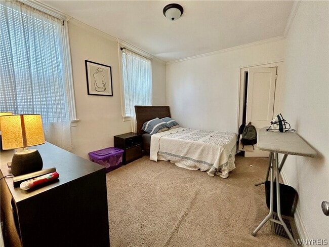 Building Photo - 307 Summer St