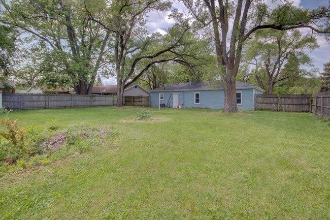 Building Photo - 3 bed home