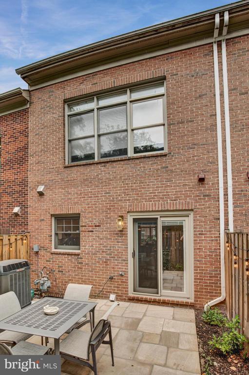 Building Photo - 1507 N Colonial Terrace