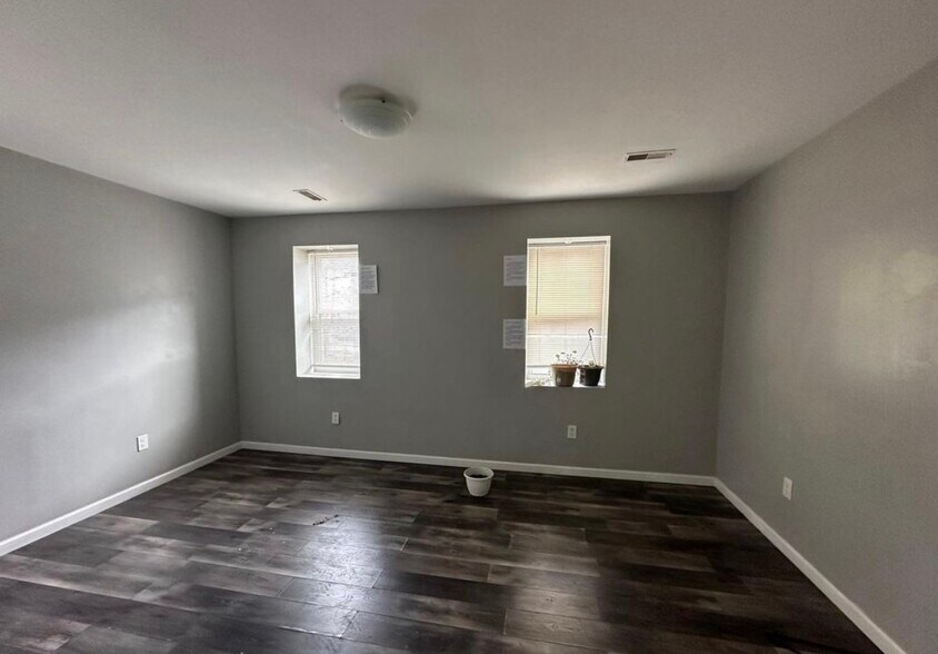 Building Photo - 2108 Ridge Ave