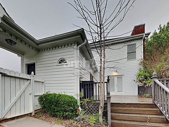 Building Photo - 145 Memory Ln