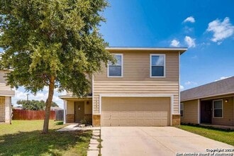 Building Photo - Beautiful two-story home in the desirable Silver Oaks community!