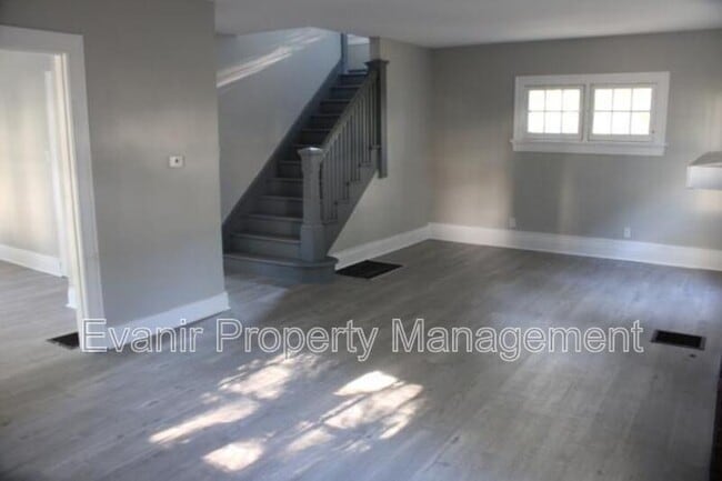 Building Photo - 1568 N Euclid Ave