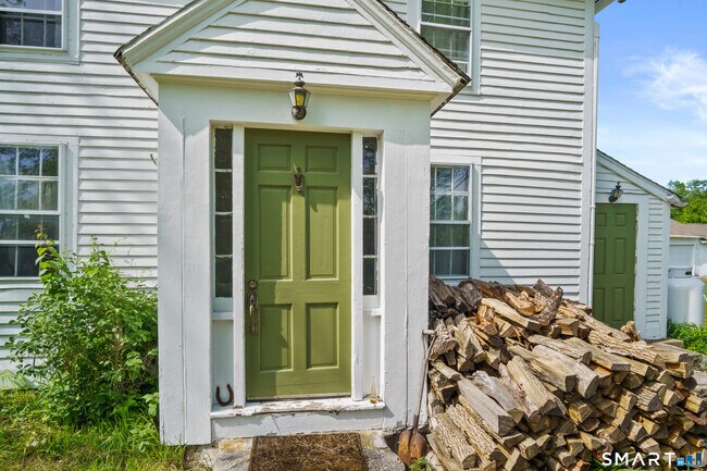 Building Photo - 457 Roode Rd