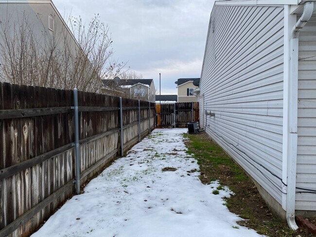 Building Photo - 3011 Woodbridge St