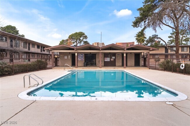 Building Photo - 625 S Royal Crest Cir