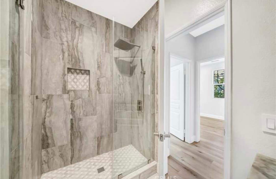 Building Photo - 16 Shelburne St