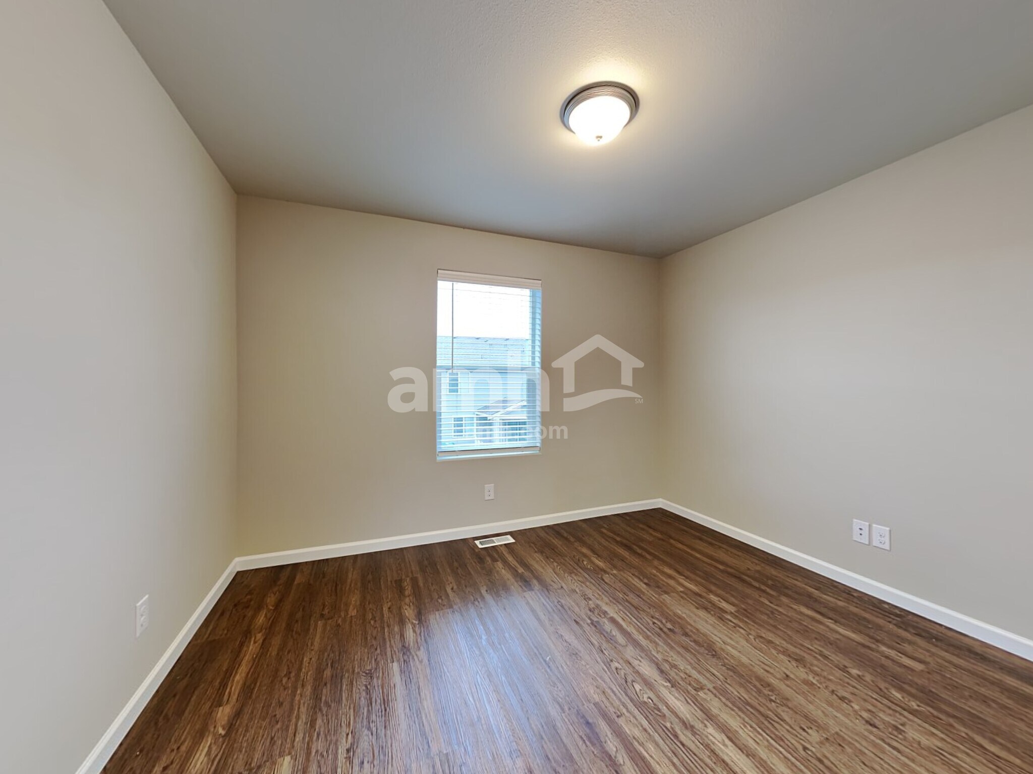 Building Photo - 306 Holdener Ln N