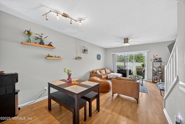 Building Photo - 12311 Kensington Lakes Dr