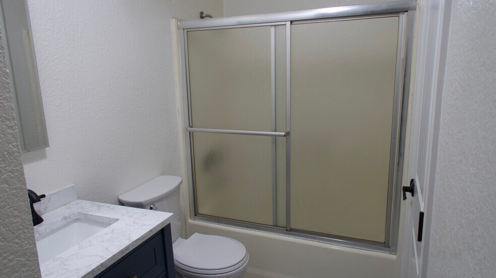 Bathroom 2 - 841 Gardenia Ave