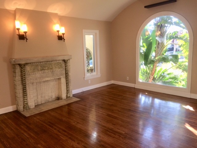 Faux fire place in living room - 1350 Curson S Ave