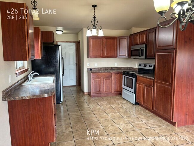 Building Photo - 426 Topaz Ln