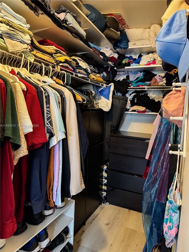 Building Photo - 841 NE 207th Ln