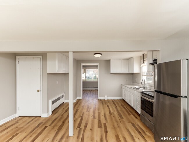 Building Photo - 97 Brussels Ave