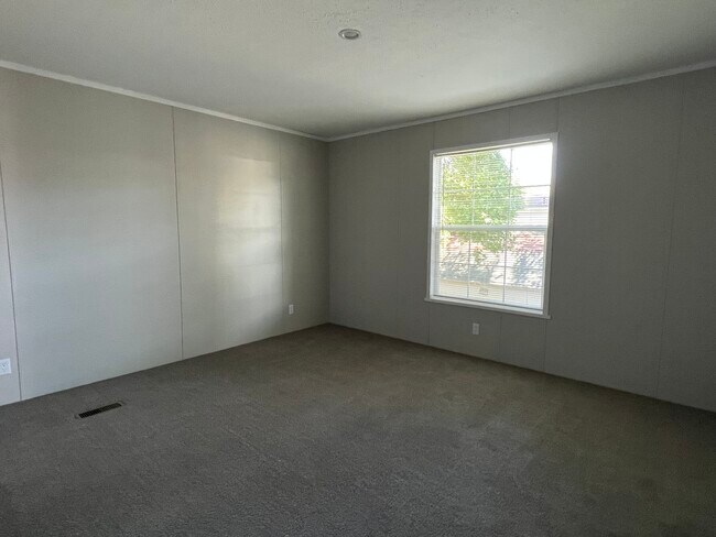 Building Photo - 5175 Rhine Dr