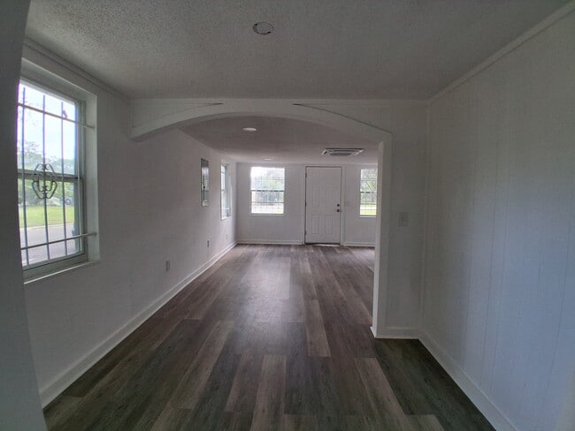 Building Photo - 2904 Moncrief Rd