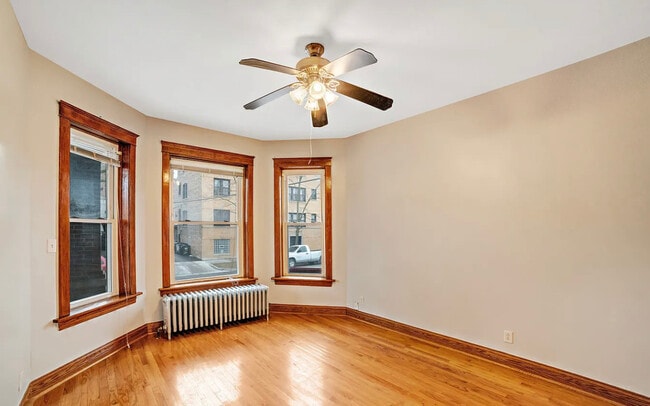 Living Room - 2916 W McLean Ave