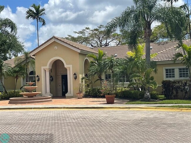 Building Photo - 2640 S University Dr