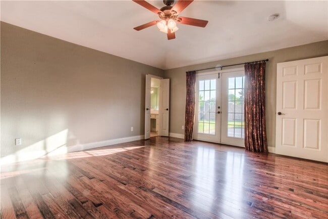 Building Photo - Spacious 3 Bed- 2 Bath in the Exclusive Private Riverwood Addition- SW Fort Worth- 76116