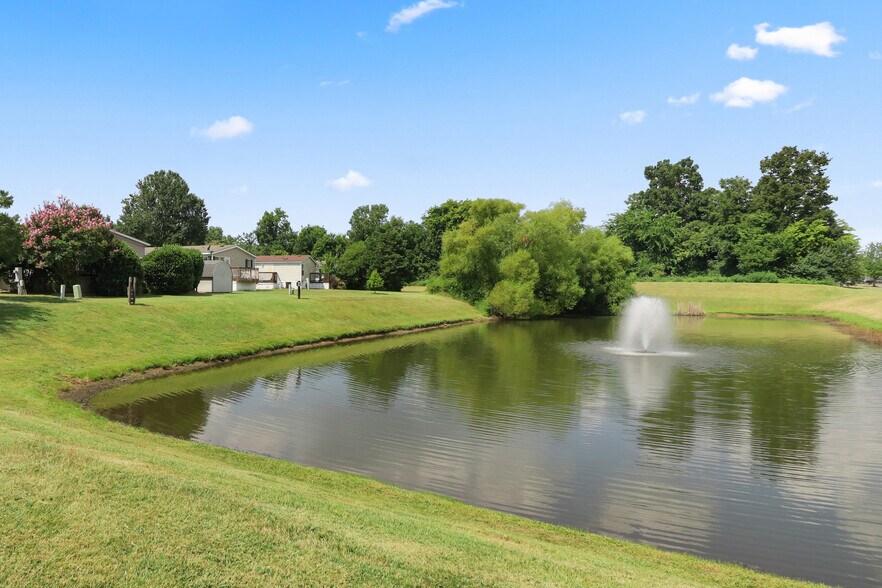 Building Photo - 38 Lynnwood Cir