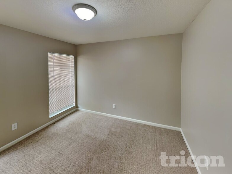 Building Photo - 12420 Tree Pointe Ct