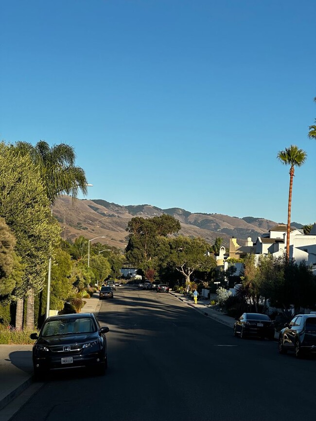 Building Photo - 3 bed 2 bath Well-Maintained Home in Prime...