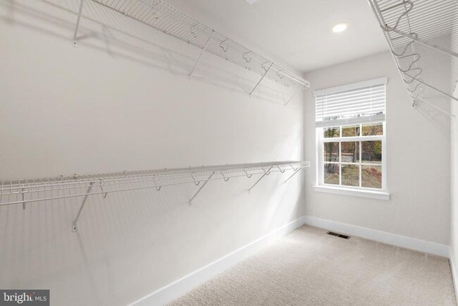 Building Photo - 1722 Water Xing Rd