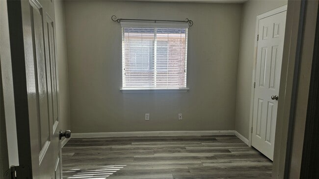 Building Photo - 12114 Dover Mdw