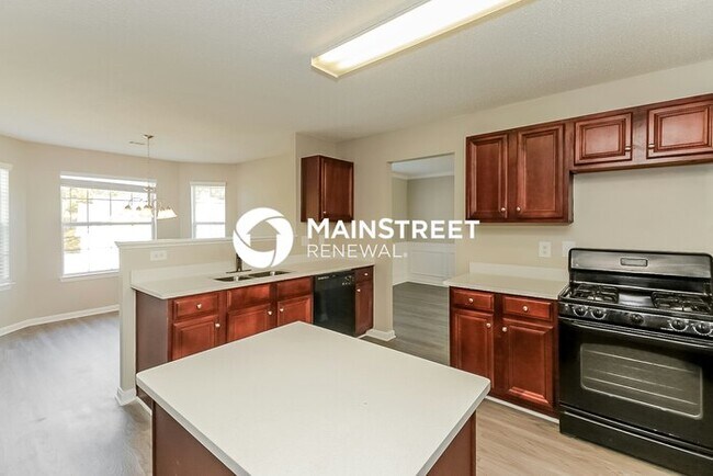 Building Photo - 4 Bedroom Pet-Friendly Home in Atlanta, GA with Main Street Renewal