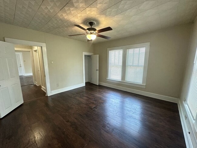 Building Photo - 2112 McKenzie Ave